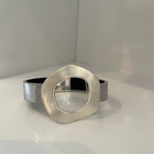 Eliza Gracious brushed silver magnetic bracelet